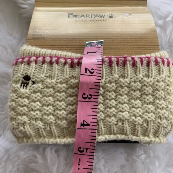 BEARPAW ladies tan 100% acrylic boot cuffs NWT one size - Picture 7 of 8
